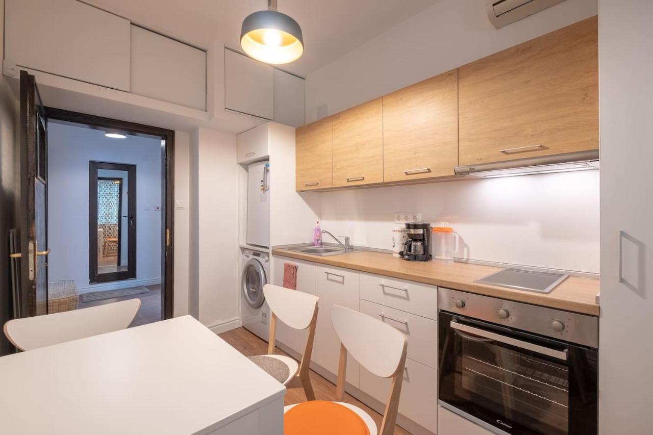 Apartamento Sophisticated Gem With Private Parking Sofía Exterior foto
