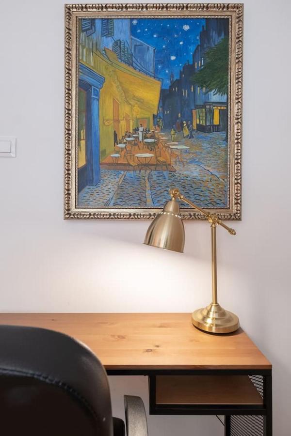 Apartamento Sophisticated Gem With Private Parking Sofía Exterior foto